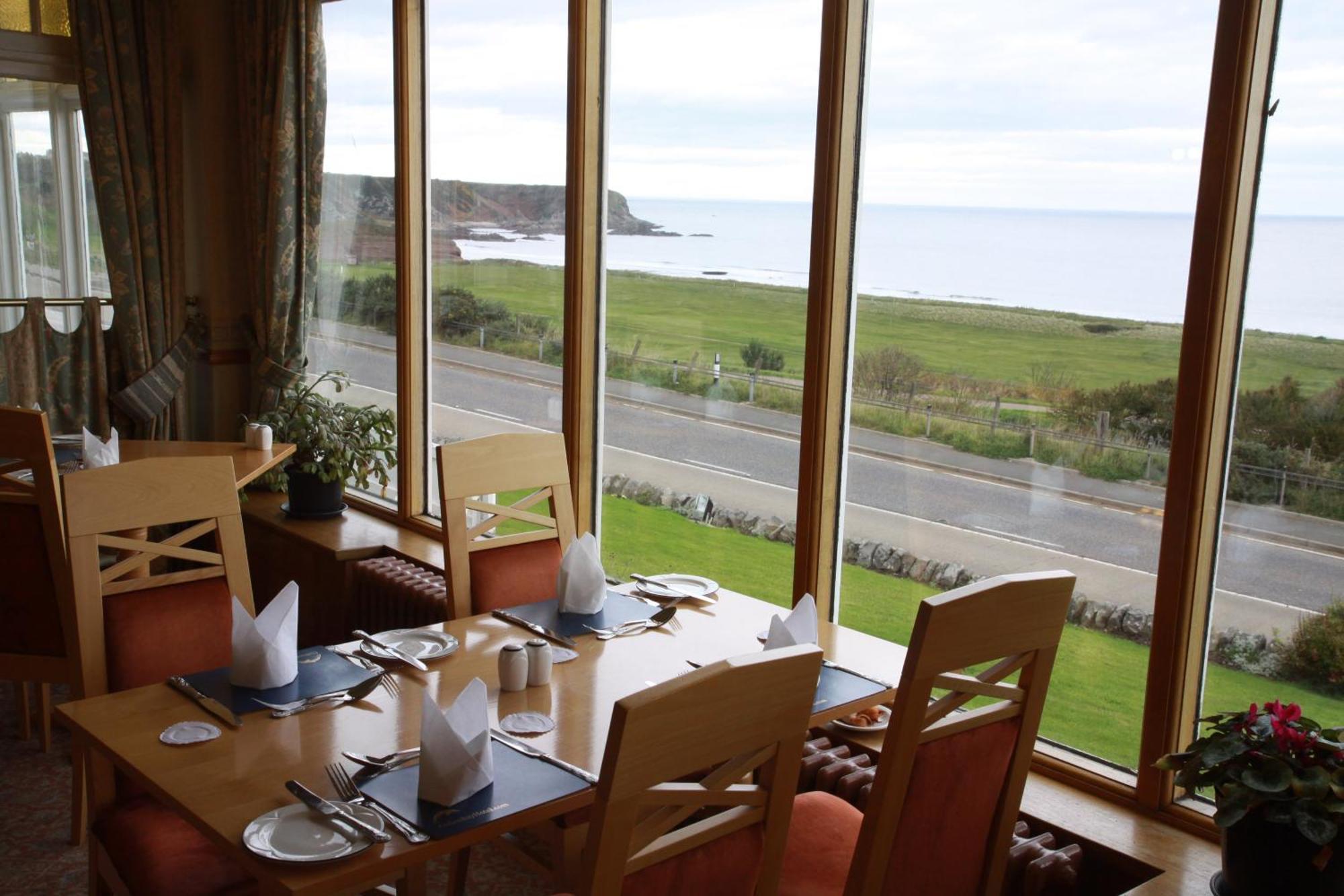 Cullen Bay Hotel Exterior photo